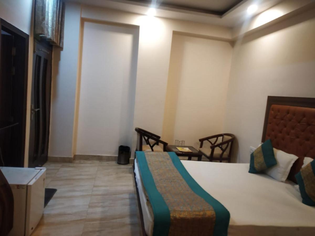 Adb Rooms Hotel Indo Continental 뉴델리 외부 사진