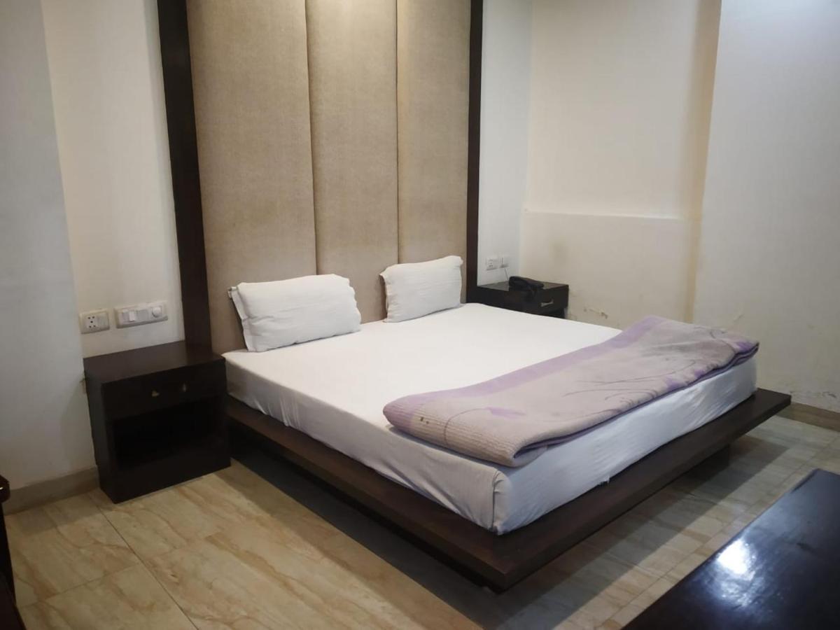 Adb Rooms Hotel Indo Continental 뉴델리 외부 사진